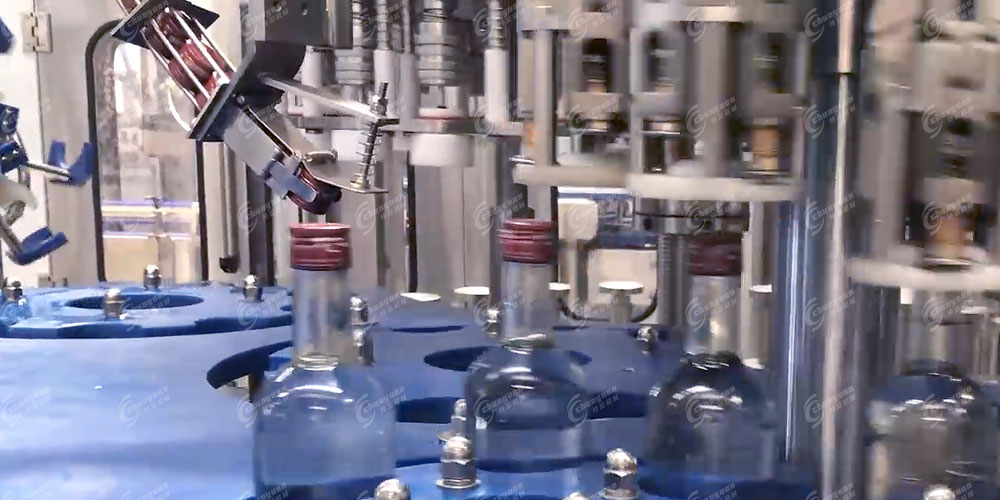 鋁質(zhì)旋蓋機-2