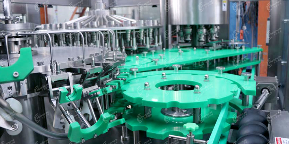 果汁易拉罐灌裝機-3